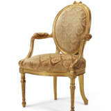 A MATCHED PAIR OF GEORGE III GILTWOOD ARMCHAIRS - фото 3