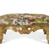 A FRENCH GILTWOOD TABOURET DE PIED - photo 1