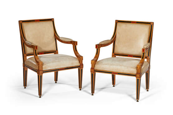 A PAIR OF DUTCH TULIPWOOD, AMARANTH, ASH, STAINED AND EBONIZED FRUITWOOD ARMCHAIRS - Foto 1
