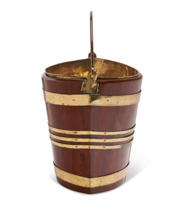 A DUTCH BRASS-BOUND MAHOGANY PEAT BUCKET - фото 3