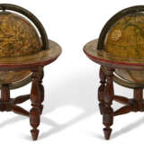 A PAIR OF GEORGE IV TERRESTRIAL AND CELESTIAL MINIATURE TABLE GLOBES - Foto 2