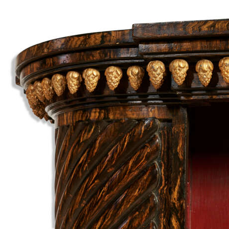 AN ENGLISH CALAMANDER-GRAINED AND PARCEL-GILT LIBRARY TABLE - фото 4
