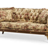 A PAIR OF REGENCY MAHOGANY AND PARCEL-GILT SETTEES - фото 3