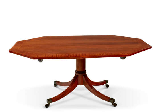 A GEORGE III INDIAN ROSEWOOD, SATINWOOD AND TULIPWOOD-BANDED BREAKFAST TABLE - photo 1