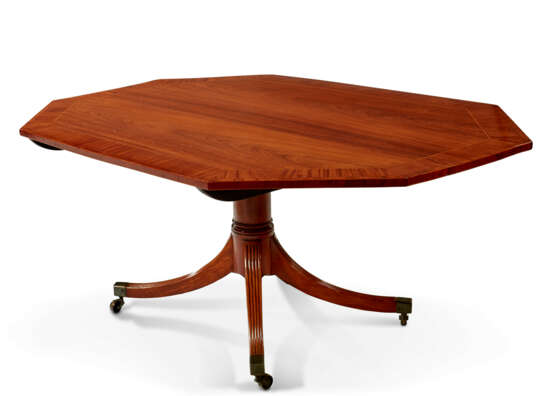 A GEORGE III INDIAN ROSEWOOD, SATINWOOD AND TULIPWOOD-BANDED BREAKFAST TABLE - фото 4