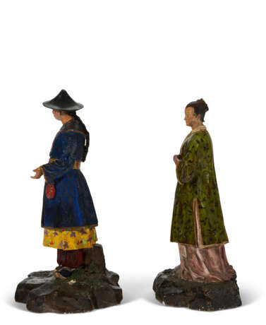 A PAIR OF PAINTED PLASTER FIGURES - Foto 2