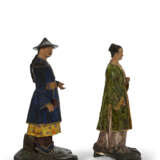 A PAIR OF PAINTED PLASTER FIGURES - Foto 4