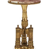 A NORTH EUROPEAN GILTWOOD OCCASIONAL TABLE - Foto 2