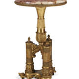 A NORTH EUROPEAN GILTWOOD OCCASIONAL TABLE - Foto 3