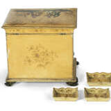 A WILLIAM IV YELLOW, CREAM-JAPANNED, AND GILT JEWEL CABINET - фото 2