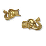 A PAIR OF LATE REGENCY GILTWOOD CURTAIN POLE FINIALS - фото 3