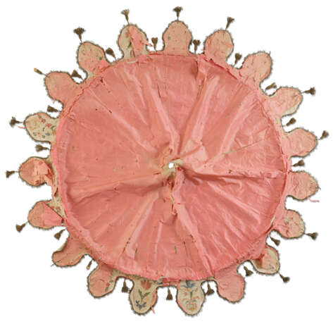 AN ITALIAN EMBROIDERED SILK PARASOL COVER - фото 2