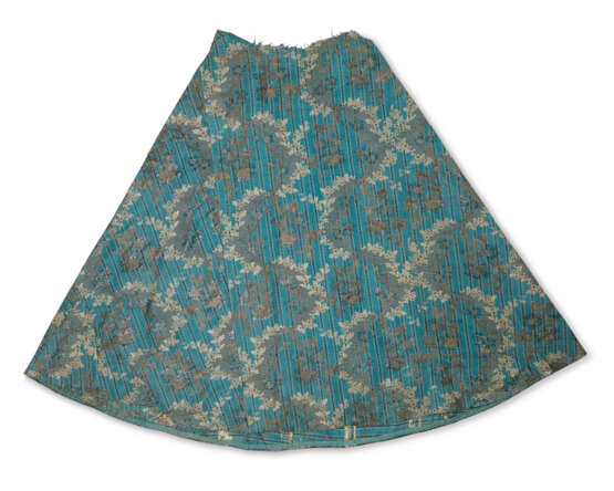 A QUANTITY OF FRENCH SILK BROCADE - photo 3