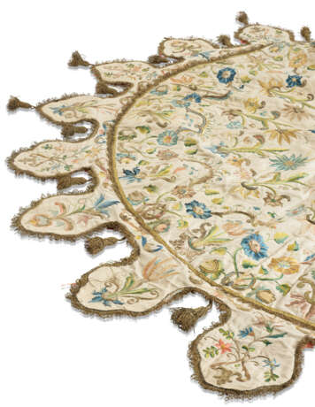AN ITALIAN EMBROIDERED SILK PARASOL COVER - фото 5