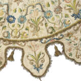 AN ITALIAN EMBROIDERED SILK PARASOL COVER - фото 6