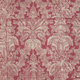 A FRENCH SILK LAMPAS 'LACE' PATTERN COVERLET - photo 5