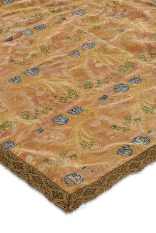 TWO FRENCH SILK BROCADE COVERLETS - Foto 8