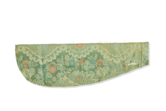 A GROUP OF SEVEN ENGLISH OR CONTINENTAL LIGHT GREEN SILKS - photo 15