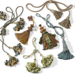 A GROUP OF CURTAIN TIEBACKS AND TASSELS