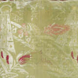 THREE SILK AND/OR VELVET CUSHIONS - Foto 4