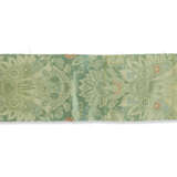 A GROUP OF SEVEN ENGLISH OR CONTINENTAL LIGHT GREEN SILKS - Foto 17