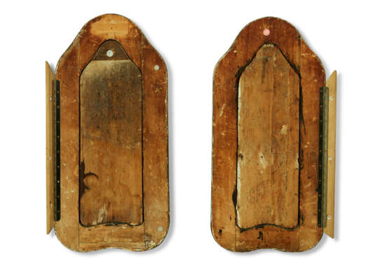 A PAIR OF NORTH ITALIAN SILVERED, POLYCHROME-PAINTED AND VERRE EGLOMISE MIRRORS - photo 3
