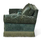 A VELVET-UPHOLSTERED TWO-SEAT SOFA - фото 4