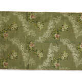 A GROUP OF SEVEN ENGLISH OR CONTINENTAL LIGHT GREEN SILKS - Foto 22