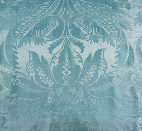 TWO QUANTITIES OF FRENCH SILK DAMASK - фото 7