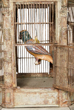 A NORTH EUROPEAN GREEN AND CREAM-PAINTED TOLE BIRDCAGE - photo 4