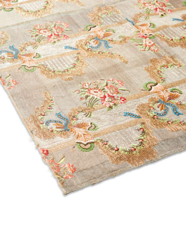 A LENGTH OF FRENCH SILK BROCADE - photo 9