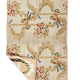 A LENGTH OF FRENCH SILK BROCADE - Foto 12