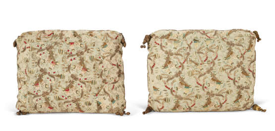 A PAIR OF PALE TURQUOISE AND POLYCHROME AND METALLIC EMBROIDERED CUSHIONS - фото 2