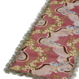 A LENGTH OF FRENCH SILK BROCADE - Foto 1