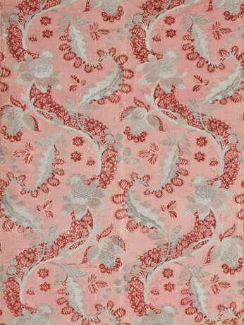 A FRENCH SILK BROCADE COVERLET - photo 1