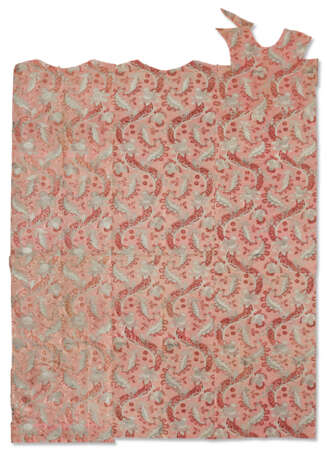 A FRENCH SILK BROCADE COVERLET - photo 2