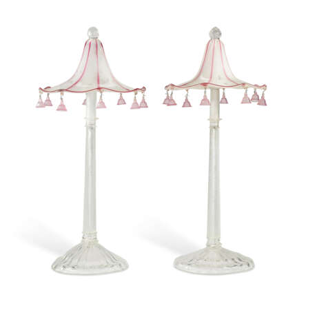 A PAIR OF VENETIAN CLEAR AND RUBY GLASS TABLE LAMPS - фото 1