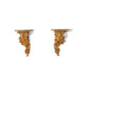 A GROUP OF TWENTY-EIGHT GILTWOOD AND GILT-COMPOSITION WALL BRACKETS - фото 5