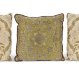 A PAIR OF SILK AND METALLIC BROCADED CUSHIONS - photo 2