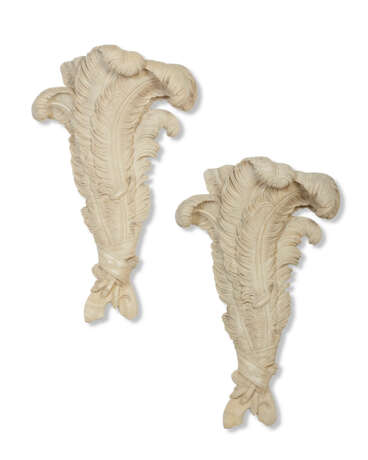 A PAIR OF FRENCH PLASTER WALL APPLIQUES - Foto 1
