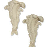 A PAIR OF FRENCH PLASTER WALL APPLIQUES - фото 1