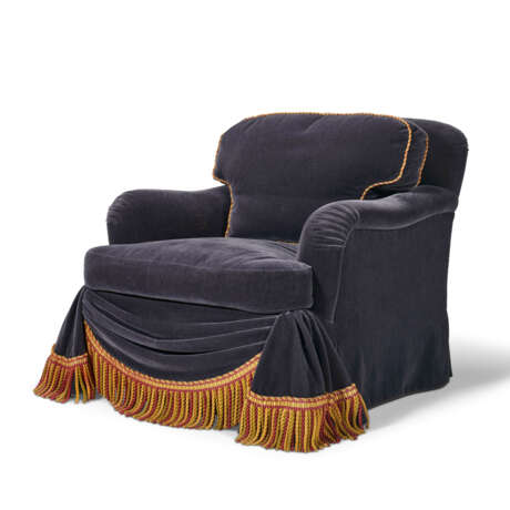 A PAIR OF VELVET-UPHOLSTERED CLUB CHAIRS - Foto 3