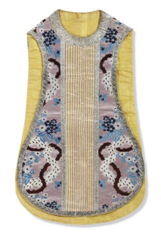 A FRENCH SILK BROCADE CHASUBLE - фото 1