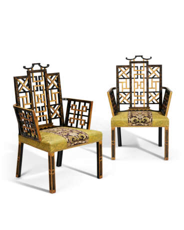 A PAIR OF GEORGE II BLACK-JAPANNED AND PARCEL-GILT ARMCHAIRS - photo 1