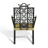 A PAIR OF GEORGE II BLACK-JAPANNED AND PARCEL-GILT ARMCHAIRS - photo 4