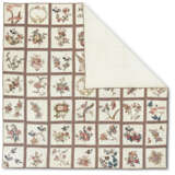 AN APPLIQUED COTTON ‘BRODERIE PERSE’ QUILTED COVERLET - Foto 3