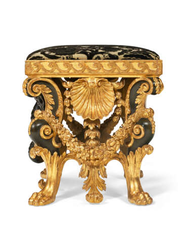 A PAIR OF GEORGE II EBONIZED AND PARCEL-GILT STOOLS - Foto 4