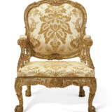 A PAIR OF GEORGE II WHITE-PAINTED AND PARCEL-GILT ARMCHAIRS - фото 4