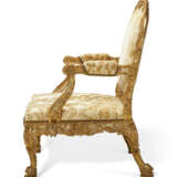 A PAIR OF GEORGE II WHITE-PAINTED AND PARCEL-GILT ARMCHAIRS - photo 6