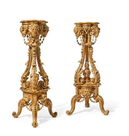 A PAIR OF GEORGE III GILTWOOD TORCH&#200;RES - Foto 2